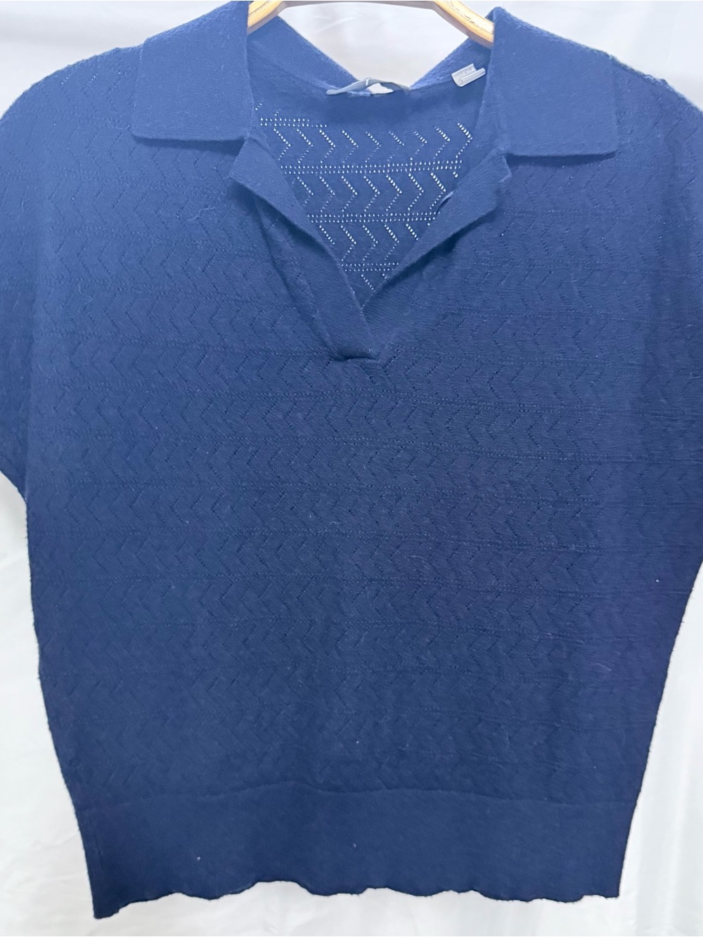 Tahari Navy V-Neck Short Sleeve Knit Top